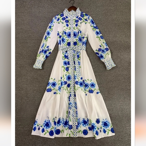 Chic Blue Floral Maxi Dress - Picture 15 of 16